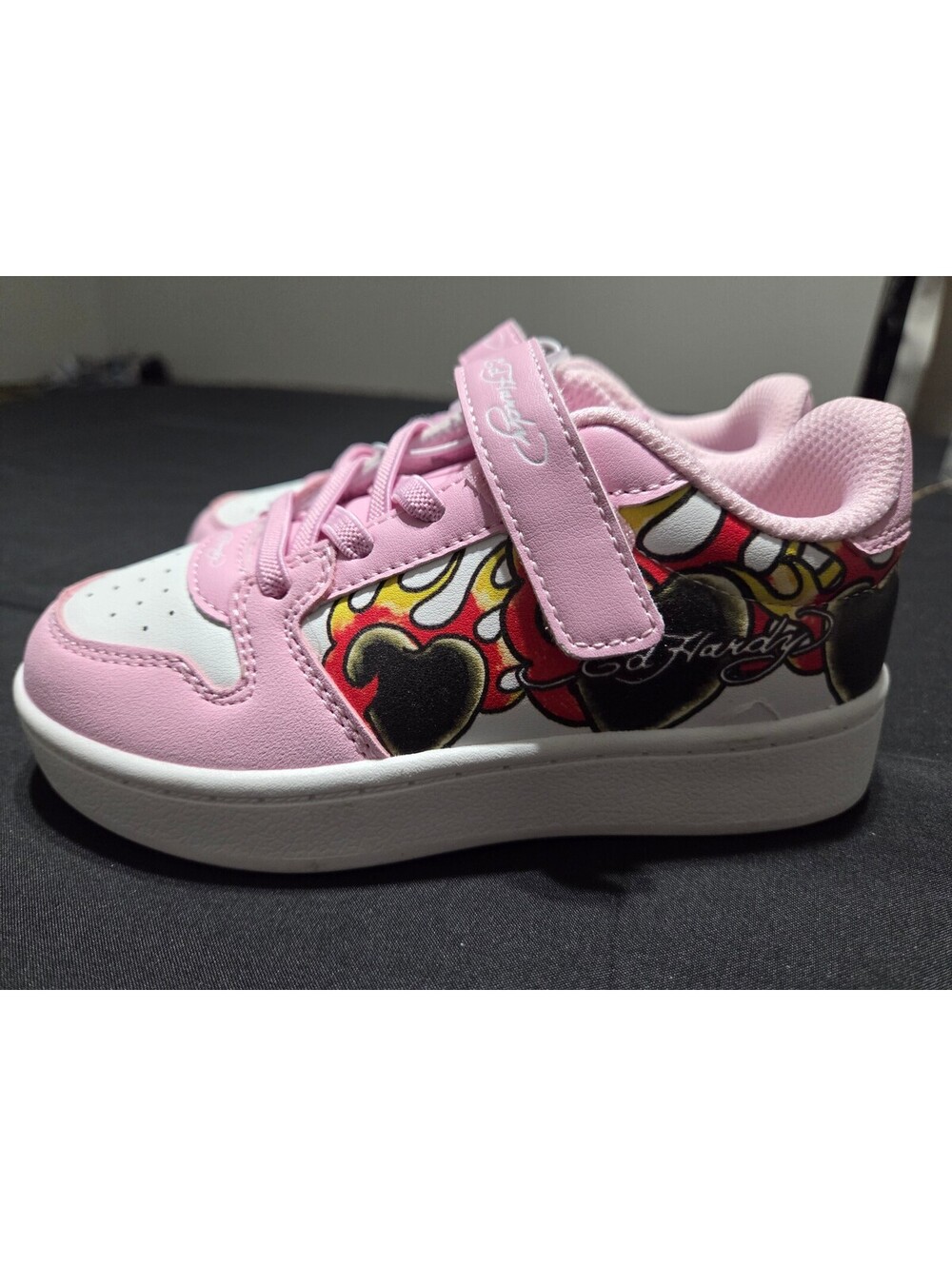 Ed Hardy Pink and White Kids Sneakers with Heart Graphic, size 10
